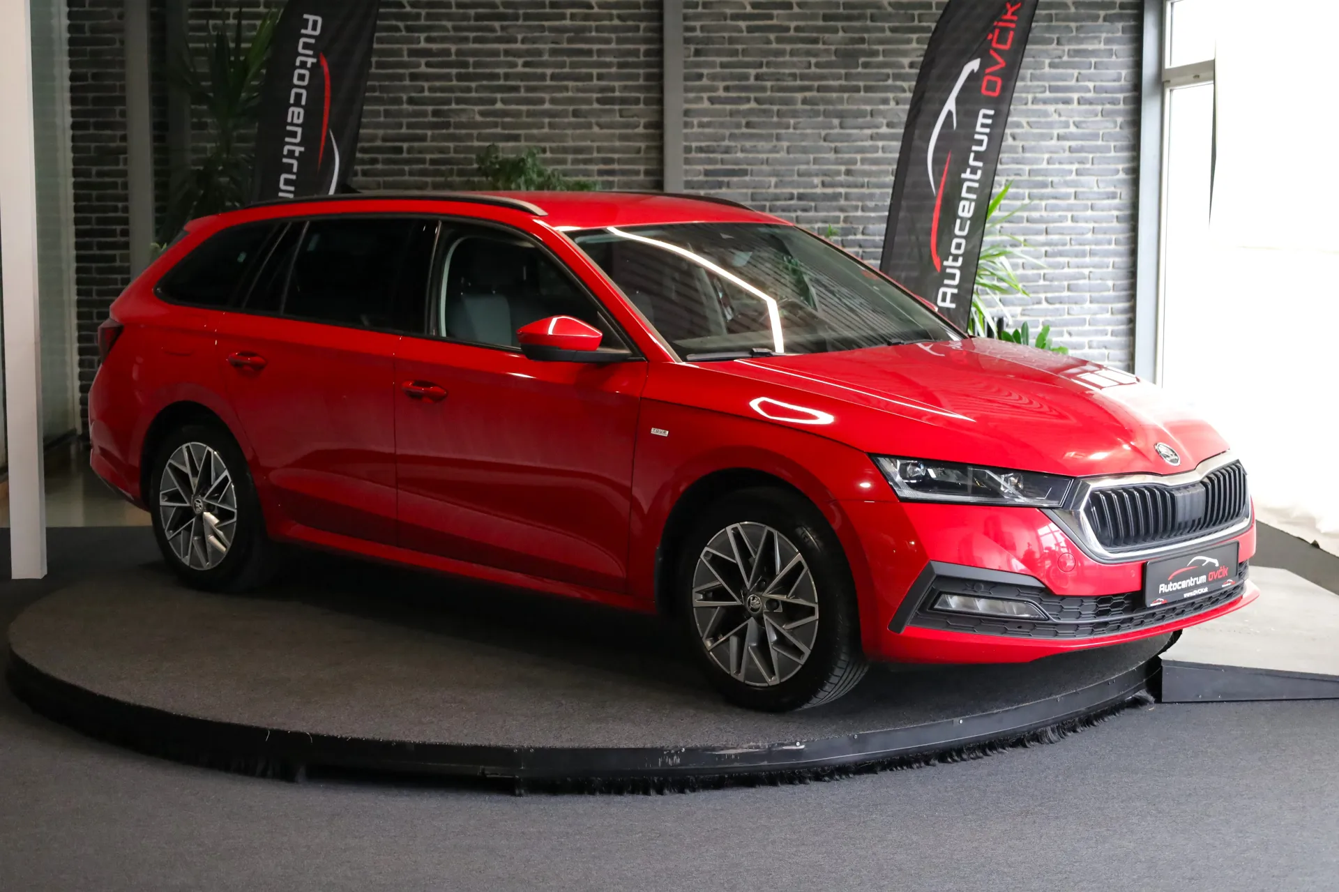 Škoda Octavia Combi 2.0 TDI SCR Tour DSG, 110kW, A7, 5d.