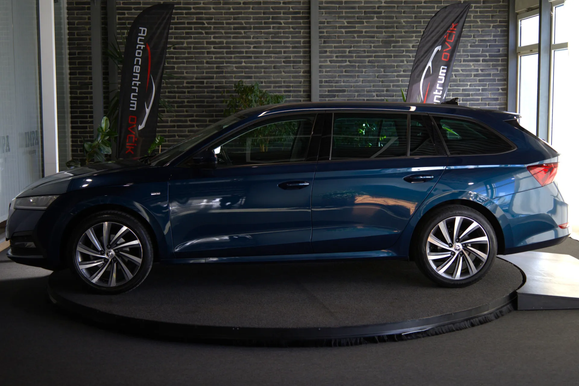Škoda Octavia Combi TOUR 2.0 TDI DSG