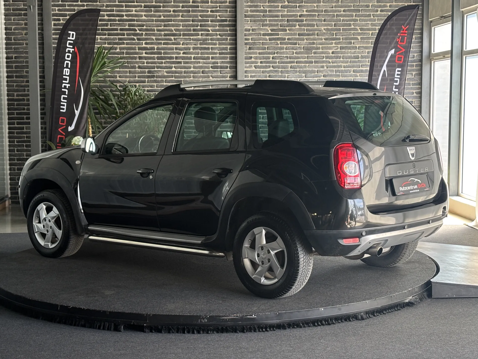 Dacia Duster 1.6 16V 4x4 Laureate, 77kW, M6, 5d.